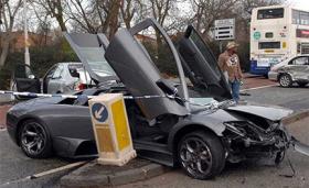 lamborghini_murcielago_crash.jpg