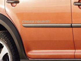 volkswagen_cross_touran_6.jpg