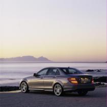 mercedes_c_class_elegance_02.jpg